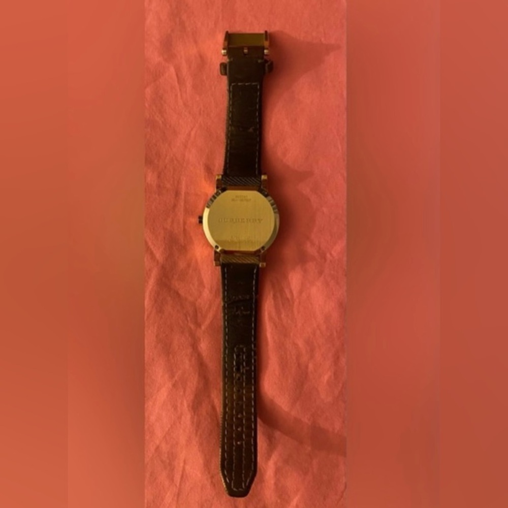 House Check Burberry City Watch - Picture 4 of 8